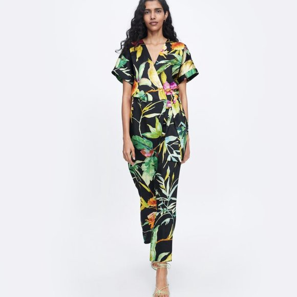 Zara FLORAL PRINT JUMPSUIT - Picture 1 of 11